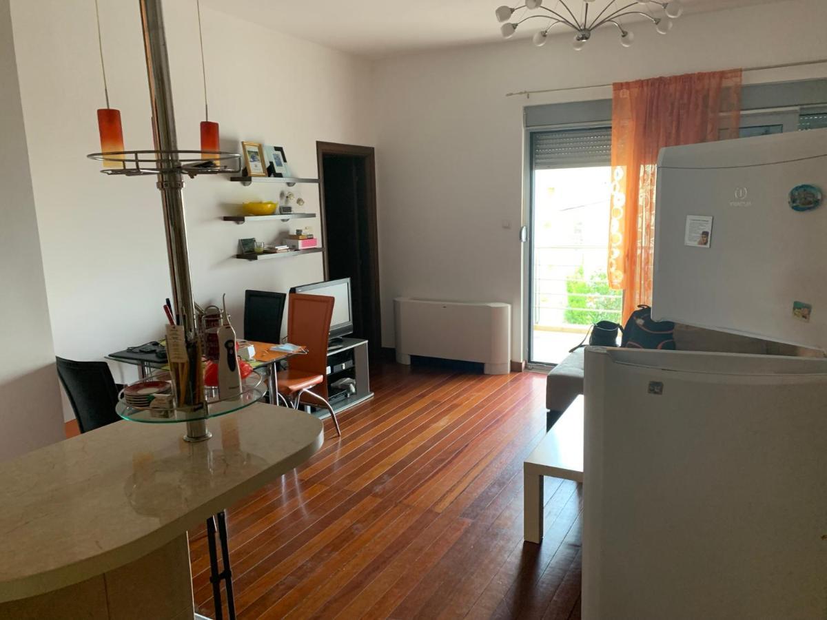 Apartment With Swimmingpool, Seaview And Large Terrace, 1St Floor, Min 2 Persons ドブロタ エクステリア 写真